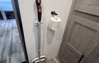 Charming 2024 Coleman 17R - Cozy and Cute!