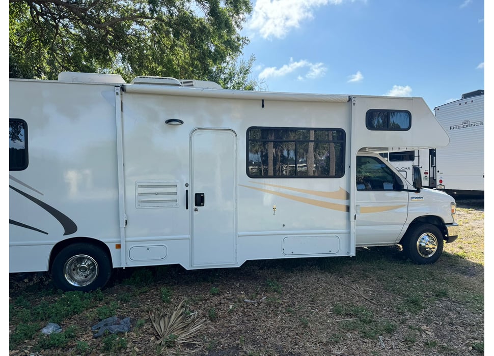 Class C Motor Home rentals in Orlando
