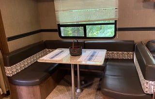 Beautiful stationary RV at an attractive place!