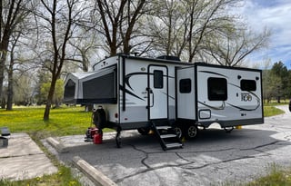 Beautiful Forest River 23FL, Sleeps 8, Open Layout