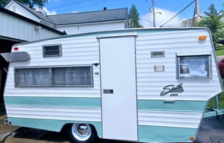 Wanda: 1969 Shasta 1600 Loflyte