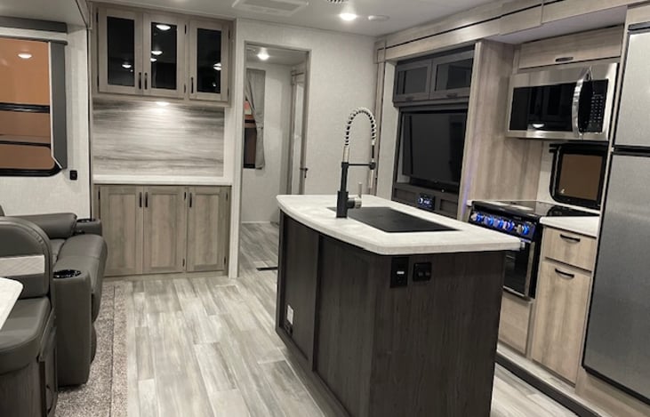 Pet friendly, 2 bedrooms, 38 foot | RVshare