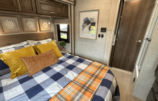 'Maverick' Sleeps 8! Loaded with Comfort Amenities
