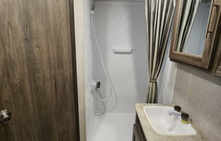 The Family Zinger - Pet friendly