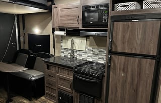 2019 Pacific Coachworks Powerlite 22FS