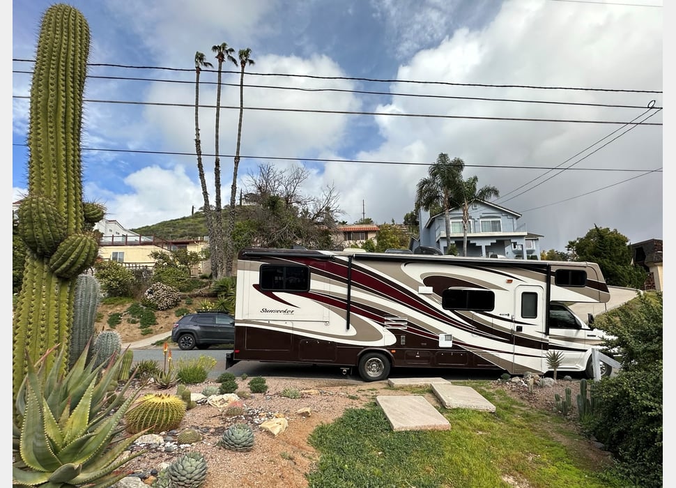 Class C Motor Home rentals in Earp