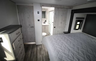 2022 Keystone RV Avalanche 390DS