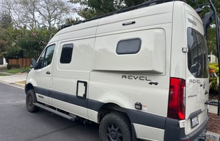 Mercedes Winnebago Revel 4X4