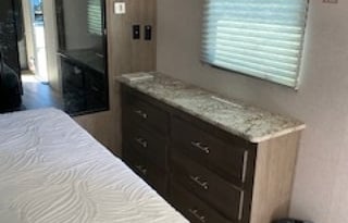 2018 Forest River RV Surveyor 33KRETS