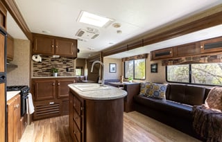2016 Venture RV SportTrek 320VIK