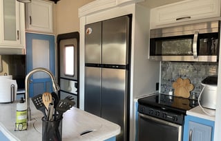 Spectacular and Super Comfortable Fifth Wheel