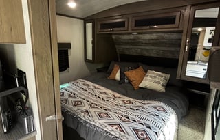 2021 Keystone RV Cougar Half-Ton 24SABWE