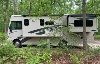 Winnebago-Superior Ride-Deluxe Living-Family Fun
