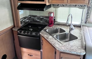 2017 Thor Motor Coach Four Winds 28Z