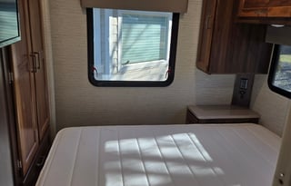 2020 Winnebago 32ft Bunkhouse *Unlimited miles*