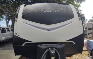 Beautiful 2022 Keystone Outback Ultra Lite