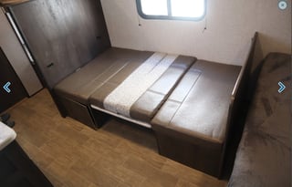 Kit Kat Cole - Only 3,042 pounds!!