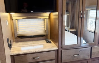 (#13) Lux 31FT|Sleep 8|2 Slide Out|Burning Man|EDC