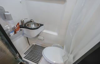 Only 185 weekday Mercedes Seats 5 Sleeps 2-3