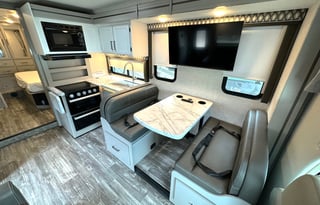 2025 Thor Geneva 29VT