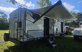 The Driftwood Hideaway • TT-10G