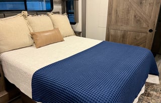 2021 Alliance RV Paradigm 370FB