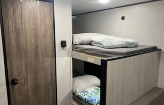 2025 CrossRoads RV Zinger BH18