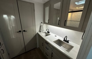 *Crazy Clean” 2024 5th Wheel!! Luxury RV!