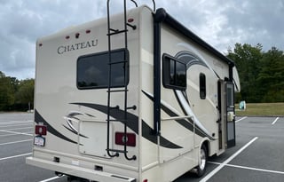 Your Home on Wheels! Furry friend approved!