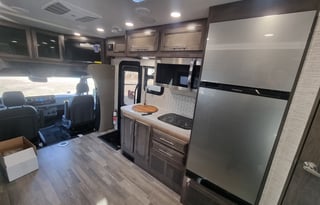 New 2025 Qwest on Mercedes Benz, 25 feet