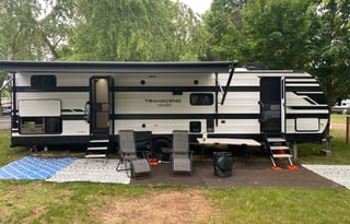 Spacious Bunkhouse with Outdoor Kitchen | Sleeps 8