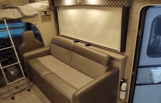 2021 Thor Motor Coach Quantum LF31