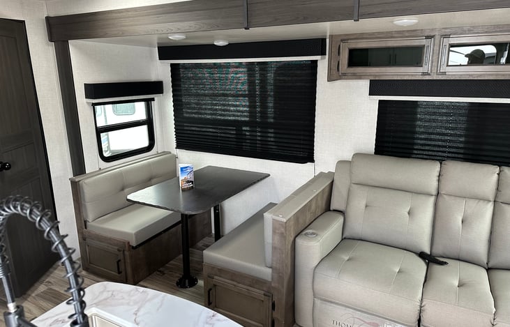 Dinette, converts to kids bed