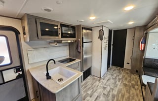 2021 Dutchmen RV Kodiak SE 28SBH