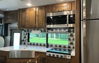 Luxury on the Road: Rent the Coachmen Encore 325SS