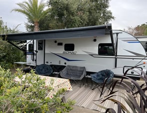 Venture RV Sonic SN231VRL