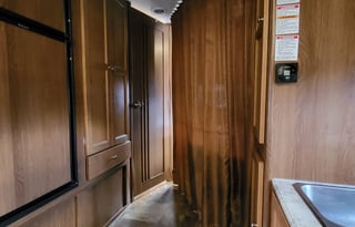 Clean & Comfy 2016 Coachmen Leprechaun 26DS