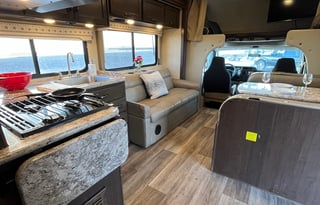 29B Thor Luxury 10 Sleeper Bunks 2 SlideOuts! Wifi
