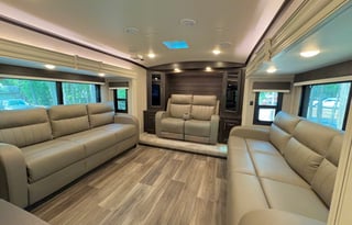 Summit - 2022 Jayco North Point