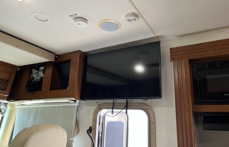 43" Tv In The Living Area