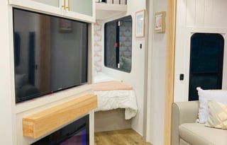 New Beautiful 2026 Alliance 5th Wheel 2 Bedrooms 1.5 Baths