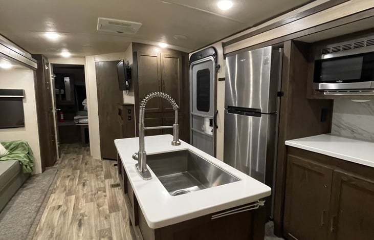 Large center island, ideal for entertaining or gathering around with your family