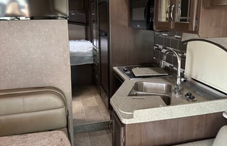 2018 Thor Motor Coach Chateau 22B