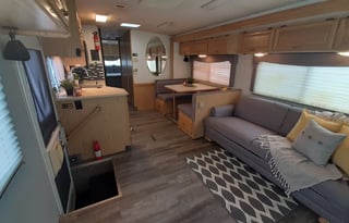 **** Delivery Only Winnebago ****