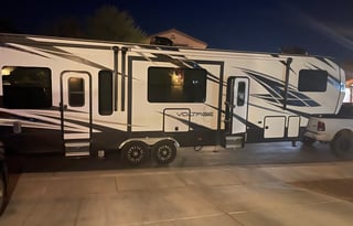 2018 Dutchmen RV Voltage V3605