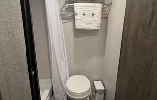 2025 CrossRoads RV Zinger BH18