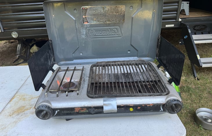 Portable propane Coleman grill