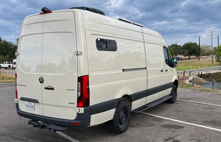 Built for the journey and ready for your next escape. Pack your gear, choose your destination and enjoy the freedom of having your home travel with you.