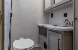 C21*NEW* 2025 Chateau Sleeps8 Luxury Private Suite