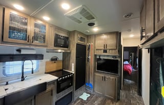 Adventure Ready Family Toyhauler (DELIVERY ONLY)